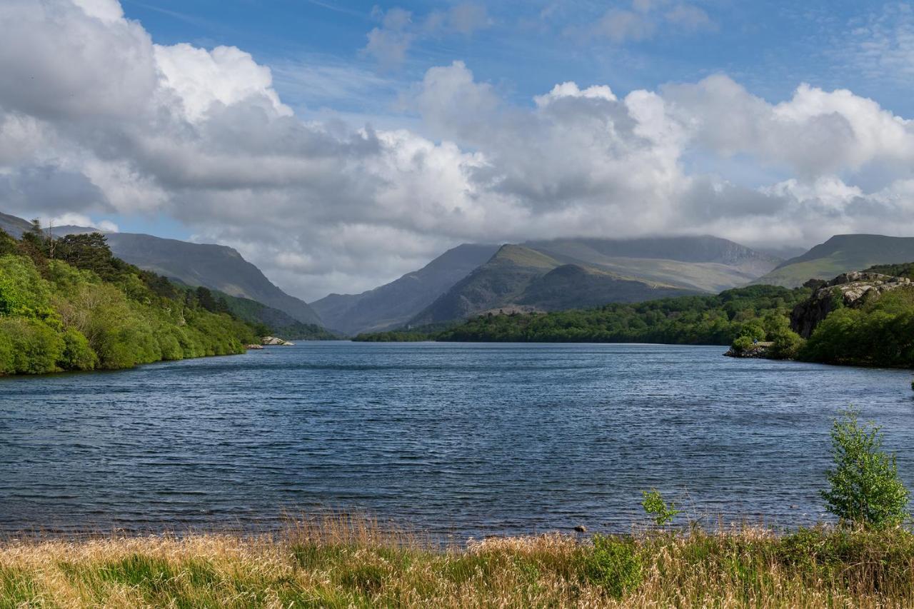 Arlyn, Padarn Lake Viewpoint In Snowdonia Caernarfon Eksteriør bilde